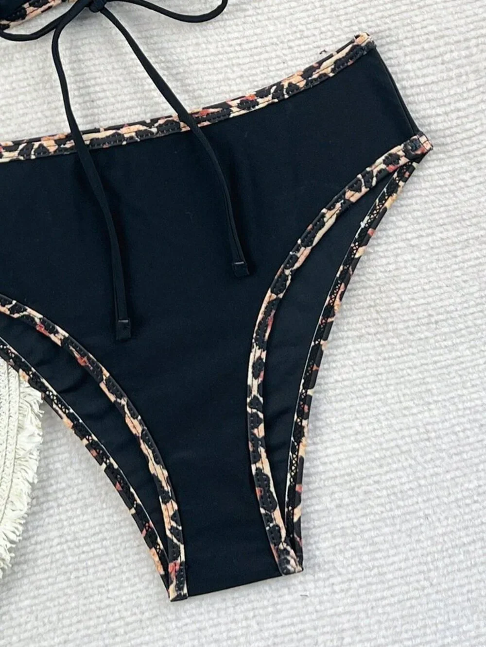 Multicolor Casual Women's leopard Print Trim Halter Front Tie Bikini Set